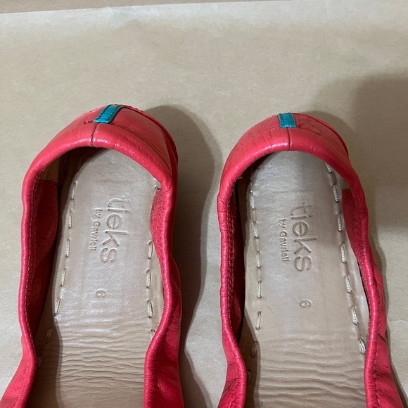 Tieks by Gavrieli | Poppy Red Leather Ballet Flats Foldable Shoes Size 6 - Picture 4 of 15